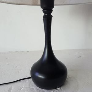 <span class=keywords><strong>Lampada</strong></span> <span class=keywords><strong>da</strong></span> <span class=keywords><strong>Tavolo</strong></span> Moderna in Metallo Nero con Paralume in Tessuto di Lino per Camera <span class=keywords><strong>da</strong></span> Letto, Soggiorno e Hotel - Product Image 4
