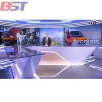 Grande table de diffusion blanche personnalisée d'équipement de diffusion Radio TV Triangle pierre artificielle bureau de nouvelles TV