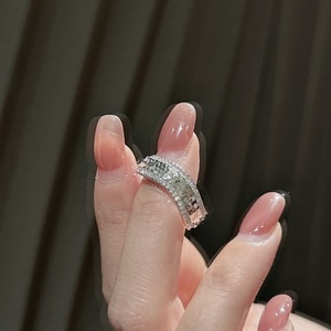 Anillo Curvo Vintage de Plata Pura S925 Wenchi, Diseño Personalizable de Lujo con Incrustaciones, Estilo Antiguo, Simple y Moderno - Product Image 4