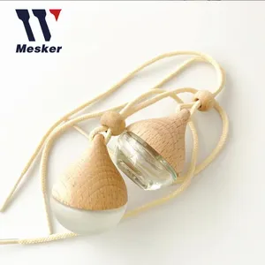 Hot Selling 5ml Heart Shape Refillable Empty Glass Car Perfume Bottle with Hanging Rope Wooden Lid for Car Diffuser