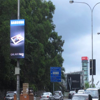 Poste de Luz LED para Exteriores IP65, Pantalla de Alta Luminosidad con Control Remoto 4G, CMS Basado en la Nube, Legible Bajo la Luz Solar, para Ciudades Inteligentes
