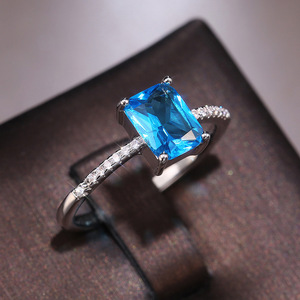 Anello in pietra quadrata in stile ufficio minimalista per donna, gioielli alla moda con design intarsiato scintillante - Product Image 3