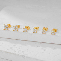 Boucles d'oreilles clous ZUOLA en or plaqué 18 carats avec zircon, motif trèfle à quatre feuilles, pour femme