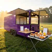 Remorque alimentaire commerciale avec fenêtre de service et comptoir friteuse pour poulet frit dans un parc de New York