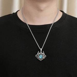 Collier Hip Hop Rock pour homme en acier inoxydable avec pendentif crâne de démon style européen américain, œil bleu, SP1003 - Product Image 4