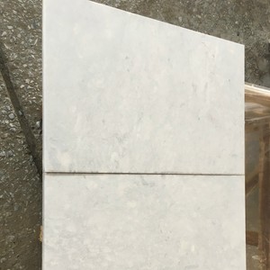 Azulejos de piedra caliza gris caliente personalizados grano de plata pulido mármol caído diseño moderno para construcción de villas deslizamiento de vena barato - Product Image 4