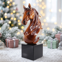 Sculpture de tête de cheval en résine marron avec base en marbre blanc brillant, artisanat moderne de luxe fait main, ornement décoratif pour la maison/le bureau, décoration d'entreprise