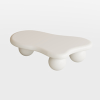 Table basse en bois blanc irrégulière en forme de nuage, pieds sphériques, style moderne minimaliste, table d'appoint pour salon, sculpturale et crémeuse