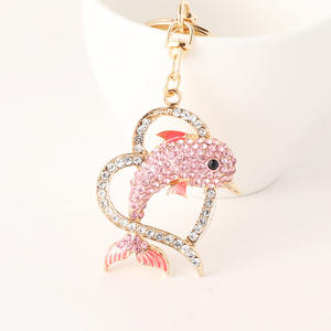 Llavero <span class=keywords><strong>de</strong></span> Delfín con Corazón <span class=keywords><strong>de</strong></span> Diamantes <span class=keywords><strong>de</strong></span> Imitación Brillantes y Lujosos, Amuleto Dorado <span class=keywords><strong>de</strong></span> <span class=keywords><strong>Amor</strong></span> para Bolsos, Llaves, Regalos Promocionales con Temática <span class=keywords><strong>de</strong></span> Playa - Product Image 3