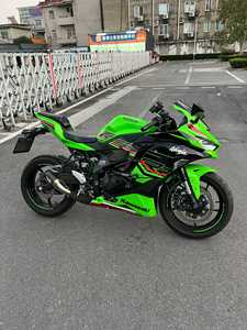 Kawasaki Ninja <span class=keywords><strong>ZX</strong></span>-4RR 2024, moteur 4 cylindres en ligne |   Moto de course en état neuf avec peinture d'origine - Product Image 1