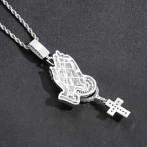 BESDZ0515 Collana con Ciondolo a Croce in Ottone Stile Hip Hop Europeo e Americano, Mani Intrecciate in Preghiera, Catena a Corda Retrò alla Moda - Product Image 6