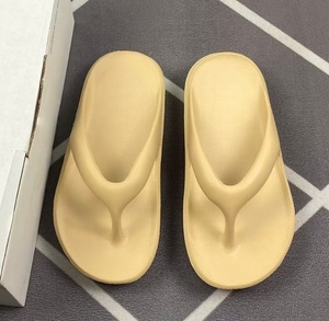 Summer simple rubber-soled slip-on anti-slip <b>slippers</b>, suitable for outdoor, home or casual outings, versatile for couples - Product Image 4