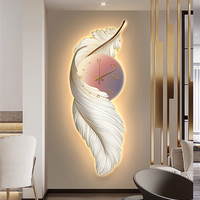 Jam Dinding Seni Dekoratif Bulu LED Modern Kustom dengan Lampu Latar, Lukisan Kristal HD, Jam Senyap, Dekorasi Rumah Unik dan Kreatif