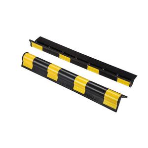 Protection d'angle en caoutchouc réfléchissant pour entrepôts, parkings, garages et murs, type colonne carrée - Product Image 1