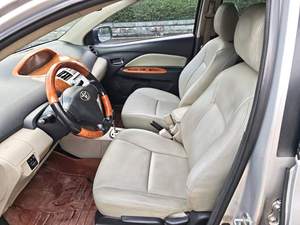 Berline compacte et dynamique : Toyota <span class=keywords><strong>Vios</strong></span> 1.6 GL-i automatique <span class=keywords><strong>2010</strong></span>, plus de puissance pour une conduite amusante, choix quotidien fiable et pratique - Product Image 3
