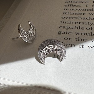 Pendientes de Plata de Ley S925 con Diseño de Luna, Estilo Vintage Antiguo, Incrustaciones de Microcirconitas, Diseño Simple y Moderno, Estilo Colgante - Product Image 4