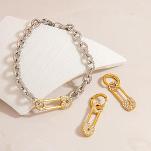 Pendientes de Aro de Acero Inoxidable Estilo Europeo Americano, Diseño de Clip, Color Oro 18K, Joyería con Microincrustaciones - Product Image 4