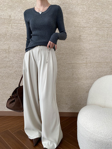 2025 femmes couleur unie à manches longues pull pull printemps nouveau tricoté hauts Style décontracté avant Logo bouton pour l'hiver - Product Image 3