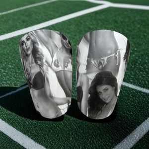2025 nuovi <span class=keywords><strong>parastinchi</strong></span> da calcio in plastica leggera per gli sport calcistici per proteggere lo stinco - Product Image 2
