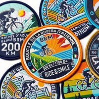 Écusson brodé personnalisé thermocollant ou à coudre, badge tissé pour veste, chapeau, sac à dos, vêtements de marque, faible MOQ, OEM