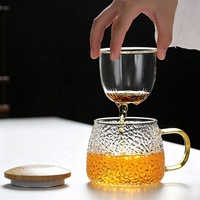 Tasse à thé en verre texturé martelé avec couvercle en bois et filtre pour la séparation du thé et de l'eau, tasse en verre résistant à la chaleur pour la consommation quotidienne