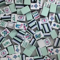 Nouveau jeu de table personnalisé, tuiles de mahjong américaines en acrylique gravées bleues, ensemble portable à quatre couches pour 4 joueurs, divertissement