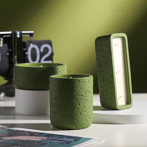 Tarro de vela perfumada de cerámica personalizada AIKUN con vela de aromaterapia de cera de soja Natural para decoración del hogar y regalo proveedor al por mayor - Product Image 1