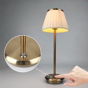 Modern İskandinav şarj edilebilir bar tablelamp/mini şarj edilebilir akülü masa lambası dokunmatik lamba akülü masa lambası