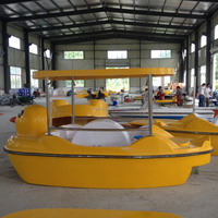 Bateau à pédales familial QIQU pour les parcs et les stations balnéaires, grand canard jaune, 4 places