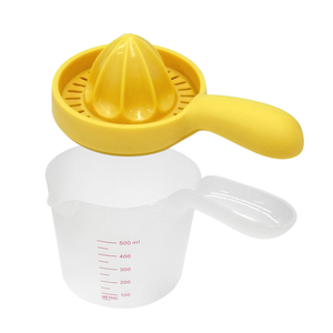 Exprimidor de Limones de Plástico con Taza Medidora, Exprimidor Manual 01BA069 01BA069 - Product Image 3