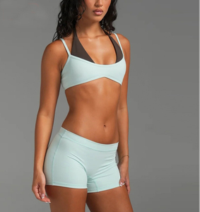 Top Deportivo de Compresión con Doble Capa y Transpirable, que Absorbe la Humedad, con Cintura Plegable y Pantalones Cortos - Product Image 2