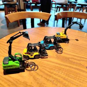 शुओटियन मिनी मिश्र मिश्र धातु खुदाई कुंजी चेन स्कूल बैग फांसी मशीन कार मॉडल छोटे उपहार थोक - Product Image 6