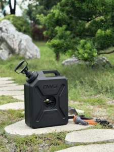 Réservoir d'<span class=keywords><strong>eau</strong></span> portable de 18 L en PE sous pression avec <span class=keywords><strong>pompe</strong></span> à air <span class=keywords><strong>manuelle</strong></span> pour le camping en plein air, les 4x4, les camping-cars, les caravanes et les utilisations tout-terrain -WOOGOK - Product Image 2