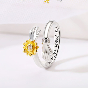 Anello Regolabile a Forma di Girasole, Design Floreale Minimalista ed Elegante, Gioiello da Donna per Uso Quotidiano - Product Image 2
