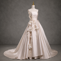 Robe de mariée Champagne coupe A-line, bustier asymétrique sculptural, en Mikado drapé, avec traîne cathédrale, grande taille, style princesse, sur mesure