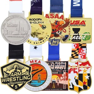 Medallas deportivas personalizadas de metal, aleación de zinc con acabado en esmalte para maratones y eventos de trail running. - Product Image 5