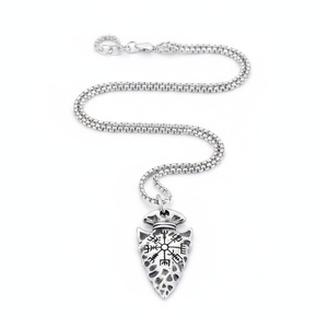Collier pendentif bouclier en acier inoxydable pour femme, design géométrique blanc antique, style marteau de Thor - Product Image 4