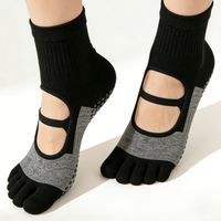 Chaussettes de yoga en coton doux de qualité supérieure, à compression, pour l'entraînement quotidien à domicile, résistantes à l'usure, échantillon gratuit, design personnalisé avec lettres sur la semelle