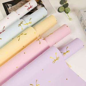 Papier d'emballage floral à motif nœud papillon <span class=keywords><strong>de</strong></span> style coréen en gros, imperméable, pour la Saint-Valentin et la Fête des Mères - Product Image 5
