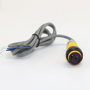 Sensor Fotoeléctrico E3F-DS10P1 E3F-DS10P2 E3F-DS10P3, Tipo de Reflexión Difusa, PNP DC, Tres Cables, Normalmente Cerrado - Product Image 2