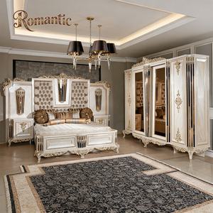 เตียงควีนไซส์สไตล์ตุรกีสุดหรูหุ้มกำมะหยี่สีเบจเคลือบเงาพร้อมตกแต่งด้วยสี<span class=keywords><strong>ท</strong></span>อง ชุดห้องนอนไม้เนื้อแข็งคุณภาพพรีเมียม - Product Image 1