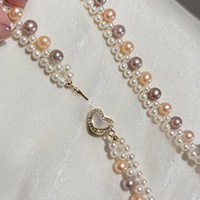 Collier tressé de haute qualité avec perles d'eau douce naturelles presque rondes de couleurs mélangées et fermoir cœur en coquillage naturel, bijou élégant