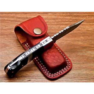 Couteau de chasse pliant en acier Damas fait main sur mesure avec manche en bois, service OEM, qualité supérieure, fabriqué au Pakistan - Product Image 4