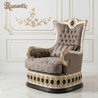 Ensemble de canapés en bois massif de style turc européen de luxe, table et chaises cannelées dorées blanc perle pour l'intérieur de villas royales et palais