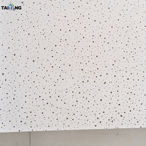 Plaques en fibre minérale 62X62 Panneaux de <span class=keywords><strong>plafond</strong></span> acoustiques insonorisés Noir 2X4 Carreau de <span class=keywords><strong>plafond</strong></span> lisse - Product Image 2