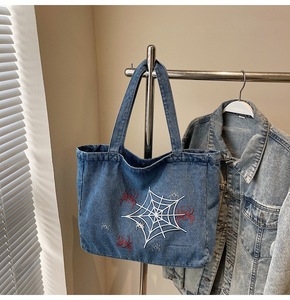 Halloween Estilo Escuro Retro Personalizado Bordado Aranha <span class=keywords><strong>Web</strong></span> Mulheres Shopping Bag Casual Grande Capacidade Diária Denim Shoulder Bag - Product Image 4