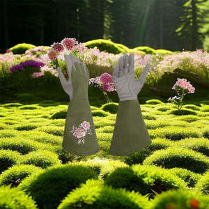 Guantes de jardín de invierno de cuero sintético con flores bordadas a buen precio con altos estándares de seguridad para entrenamientos de invierno - Product Image 5