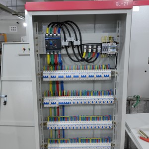 กล่องจ่ายไฟ Chengcheng Project-Ready 380V XL-21 ขนาด 400A มาตรฐาน IP55 พร้อมระบบล็อคแบบไฮบริด ตัวกล่องเหล็ก สำหรับงานอุตสาหกรรมภายนอกอาคาร - Product Image 2