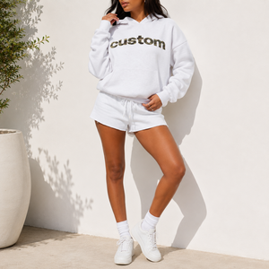 Ensemble de survêtement 2 pièces personnalisé pour femme : Hoodie <span class=keywords><strong>oversize</strong></span> et short de survêtement à bords bruts en coton camouflage avec impression de lettres personnalisée, style streetwear - Product Image 3