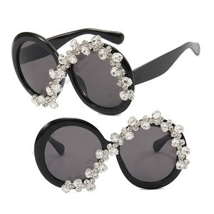 Gafas DL de cristal redondo para mujer, gafas de sol 2023 con logotipo personalizado, gafas de sol ostentosas con diamantes de imitación de gran tamaño, gafas - Product Image 5